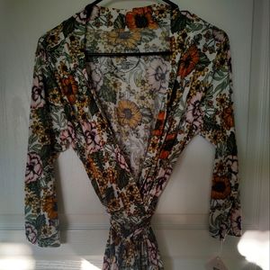 NWT gorgeous sunflower print robe